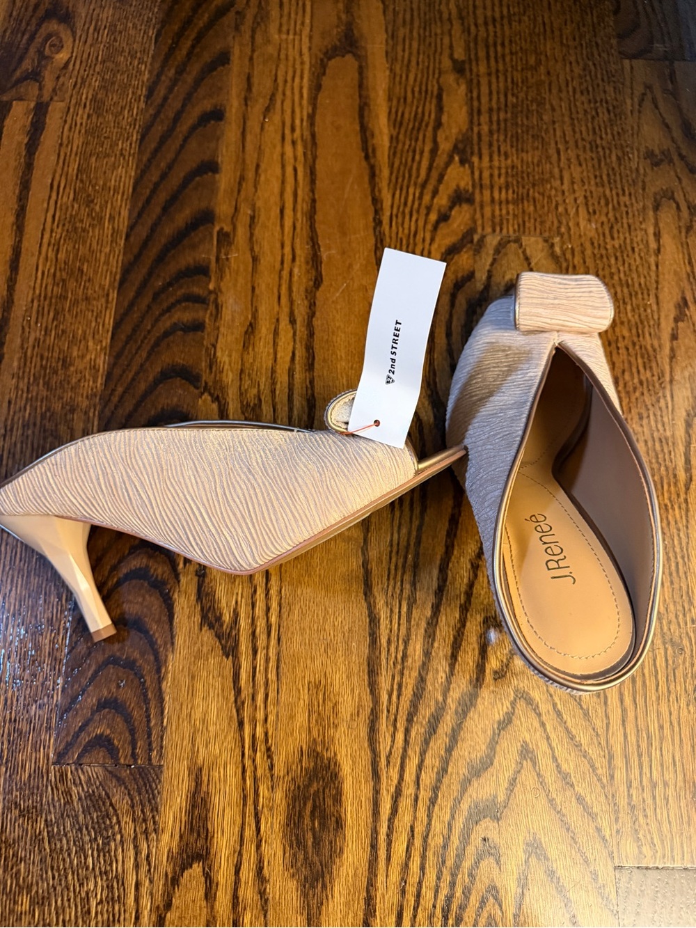 J.Renee Beige Textured Open-Toe Mule Heels with Bow Accent 9.5 W. Comfortable! - Picture 2 of 6